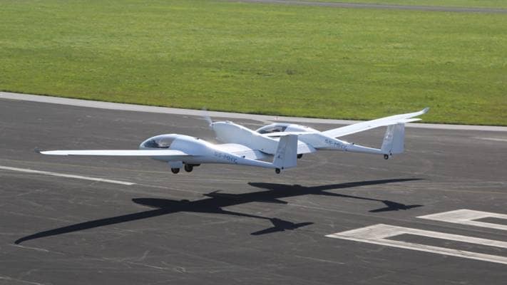 The current HY4 body has a wingspan of 76 feet and a length of just under 25 feet.