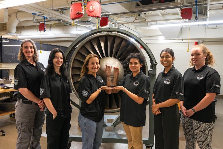 EmbryRiddle AllWomen Team Makes History at Aerospace Maintenance