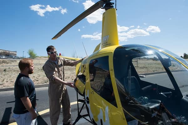 Embry-Riddle and Universal Helicopters Solidify Flight Training Partnership in Arizona