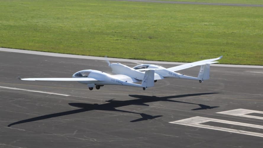 The current HY4 body has a wingspan of 76 feet and a length of just under 25 feet.