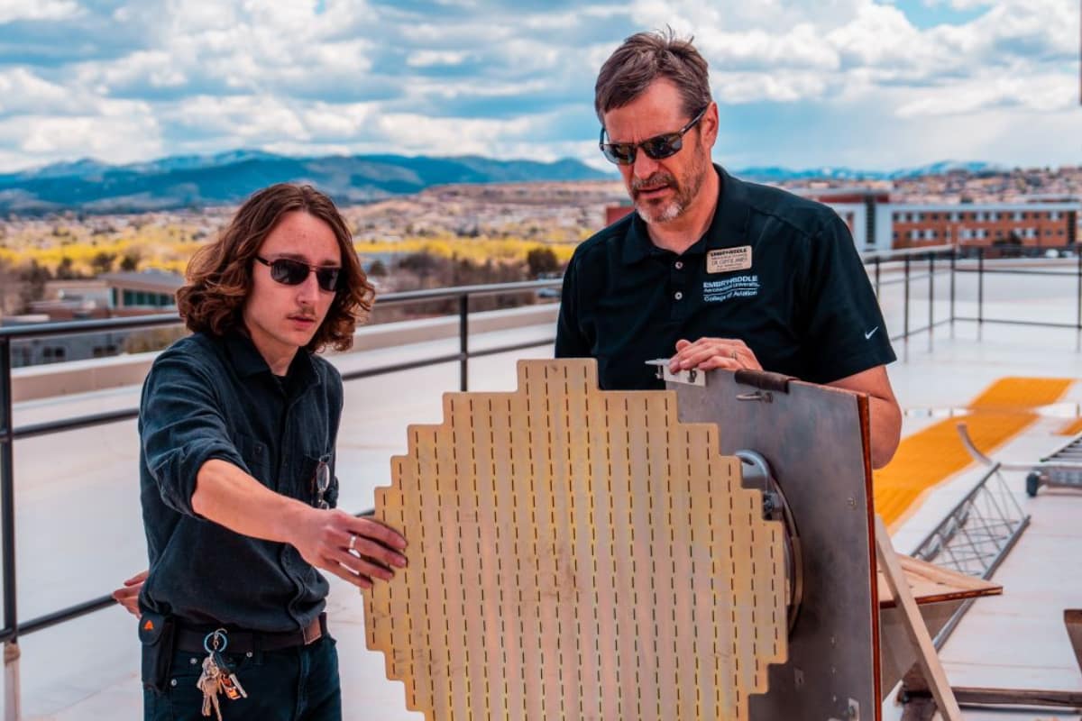 James and his students meet with Honeywell Senior Engineering Manager Levi Brown to celebrate the IntuVue RDR-7000 radar partnership between Embry-Riddle and Honeywell. 