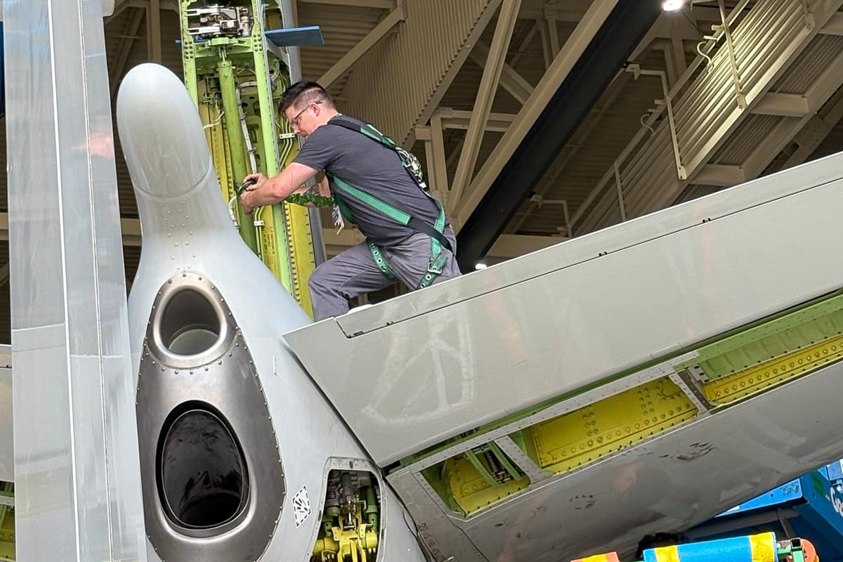 Embry-Riddle’s AMT Skillbridge program is designed to train and place transitioning service members in aviation maintenance and technician careers through top aerospace industry partners.