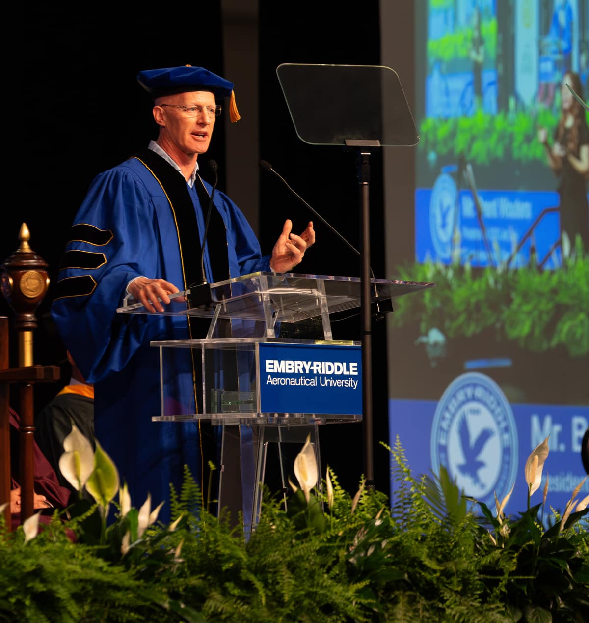 Brent Wouters, CEO of Jet Linx, delivers the keynote address.