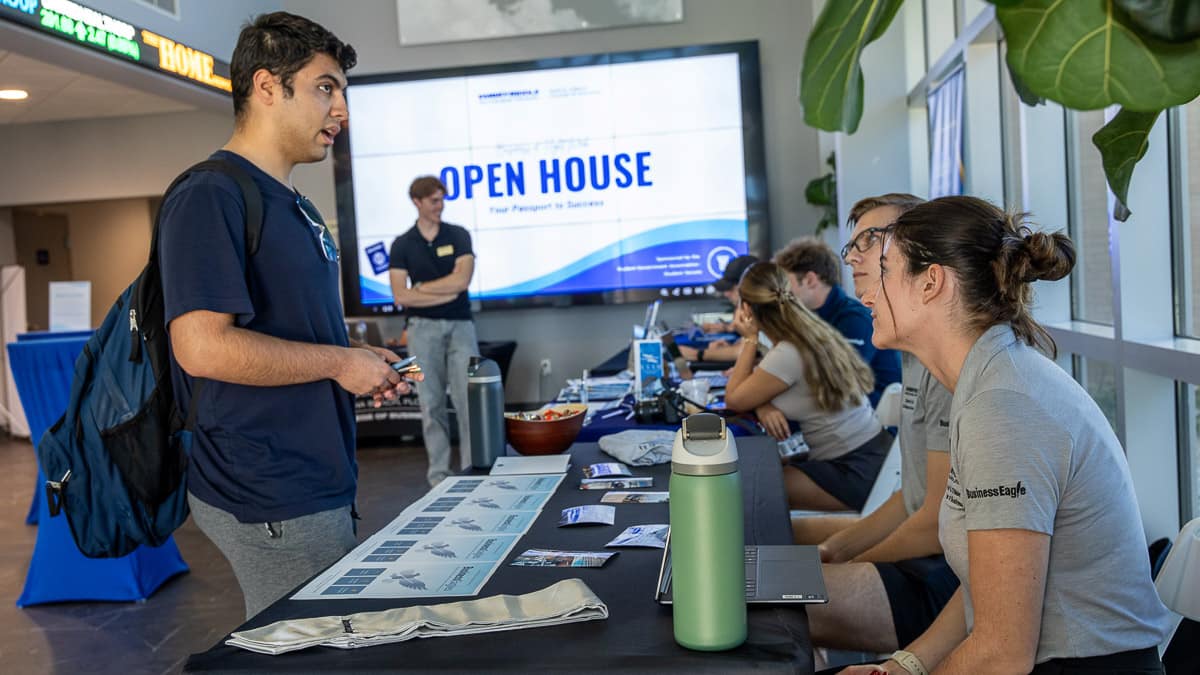 Students signs up for open house at Embry-Riddle's Business of Flight Week event