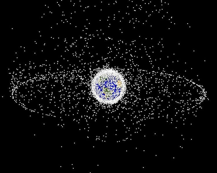 A computer-generated image of the objects in Earth’s orbit