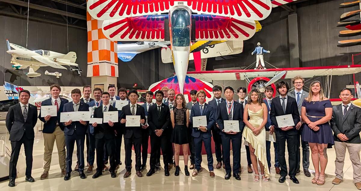 Embry-Riddle’s Golden Eagles Flight Team