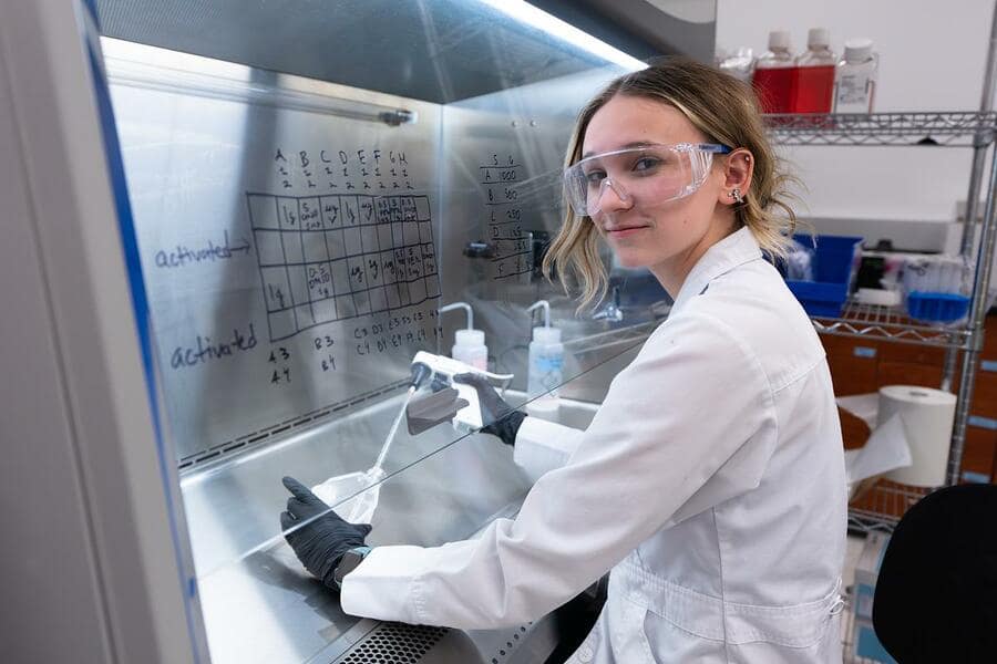 Student Carol Mitchell conducts research under the supervision of faculty mentor Dr. Amber M. Paul