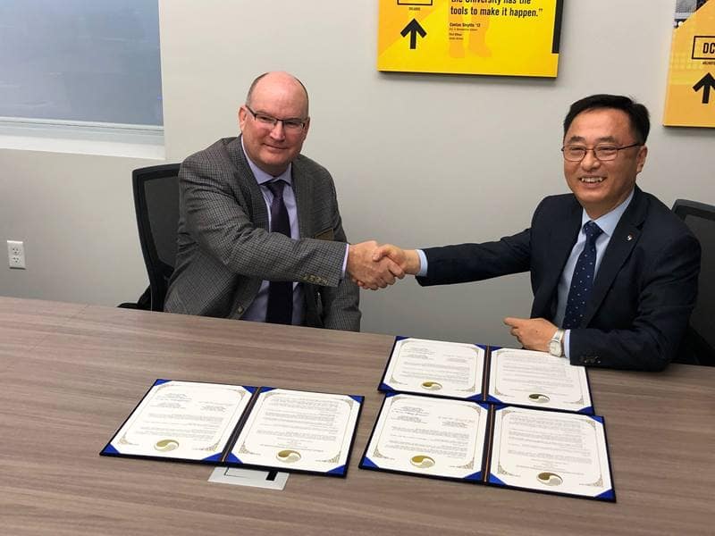 Dr. Alan Stolzer (at left), dean of the College of Aviation on Embry-Riddle’s Daytona Beach Campus, recently met with Capt. Kim, senior vice president of Korean Airlines’ Flight Operations division, to launch a joint career pathway program for pilots.