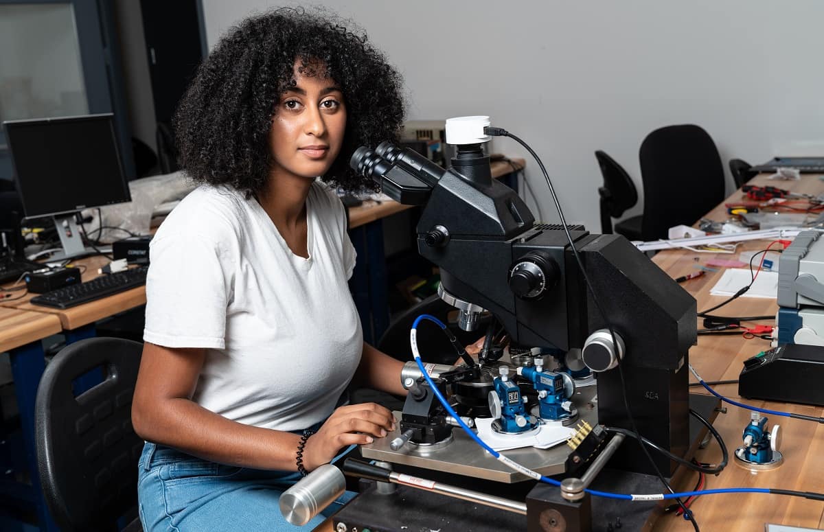 Embry-Riddle student Sofia Mvokany is pursuing a degree in Electrical Engineering with Dr. Eduardo Rojas, who runs the Wireless Devices and Electromagnetics (WiDE) Laboratory 