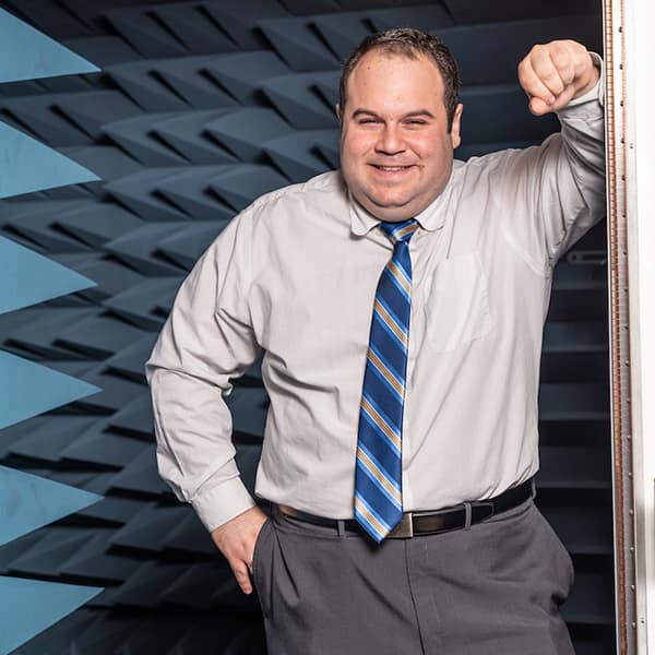 Dr. Eduardo Rojas in Embry-Riddle’s Wireless Devices and Electromagnetics (WiDE) Lab. (Photo: Embry-Riddle/David Massey)